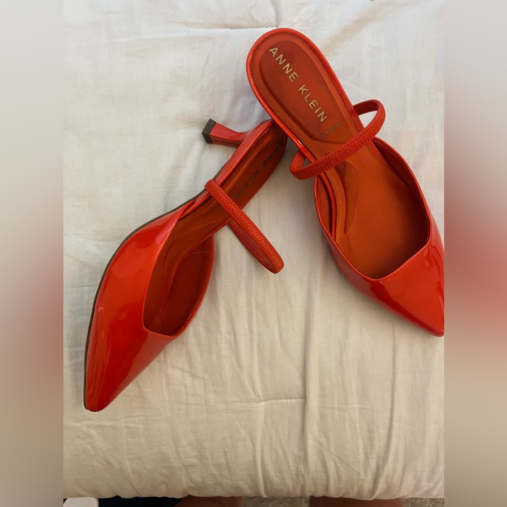 Anne Klein kitten heels